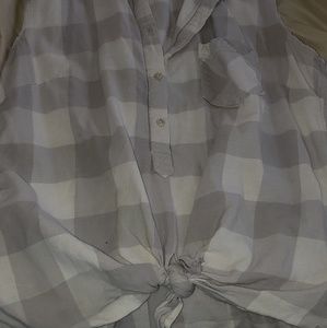 Sexy sleeveless button down!!